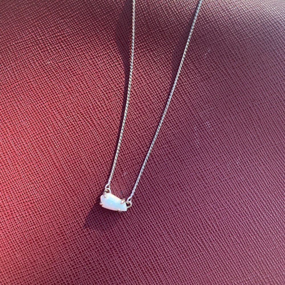 Kendra Scott necklace